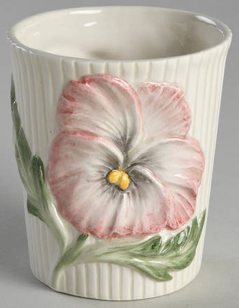 April Flowers China Bathroom Tumbler