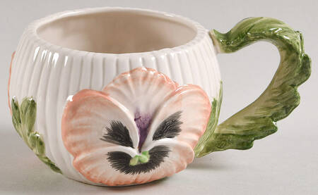 April Flowers Flat Cup