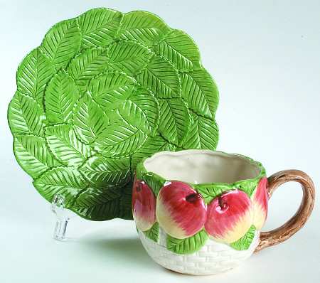 Apples Oversized Cup & Saucer Set