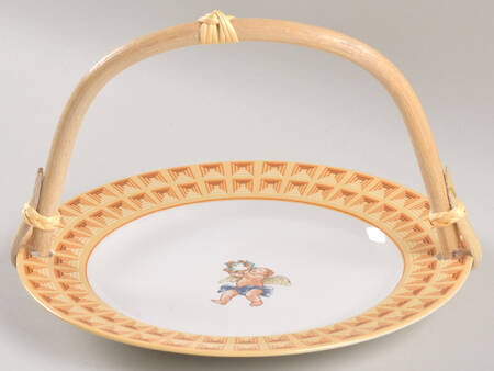 Cherubs 5 3/8"-5 5/8" Bamboo Handled Serving Plate  HC