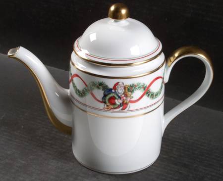 Christmas Wonderland Coffee Pot & Lid