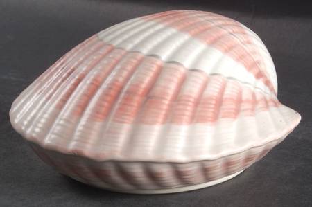 Coquille Sculpted Box & Lid by Fitz & Floyd