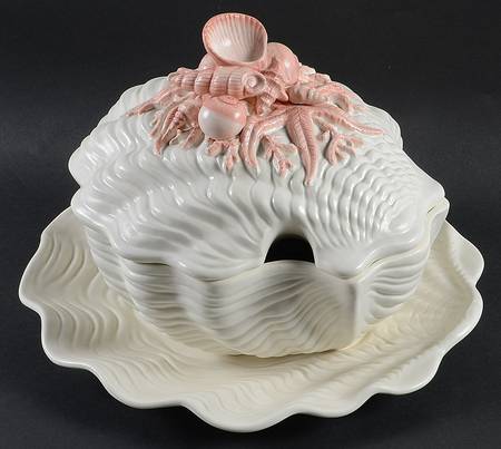 Coquille Tureen & Lid w/Underplate