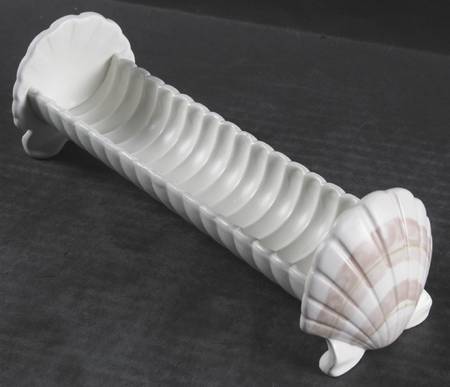 Coquille Cracker Server-Boat