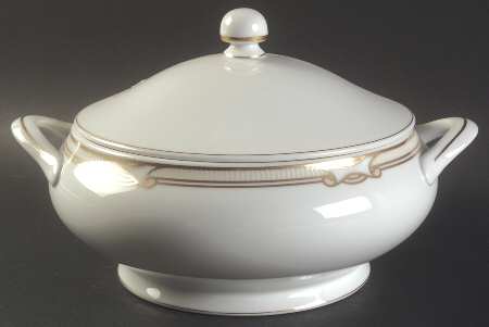 Eastchester Round Covered Vegetable