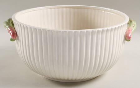 Fish Market  (Discontinued 1998) Tureen No Lid