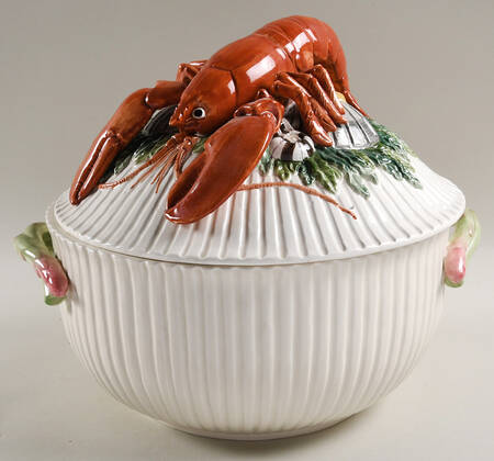 Fish Market  (Discontinued 1998) Tureen &  Lid
