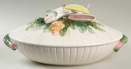 Fish Market  (Discontinued 1998) Oval Covered Vegetable