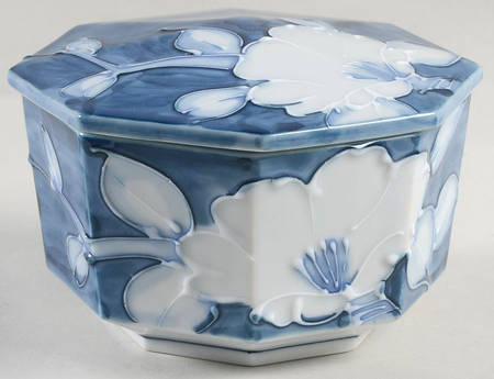 Camellia Folkart Octagonal Box & Lid