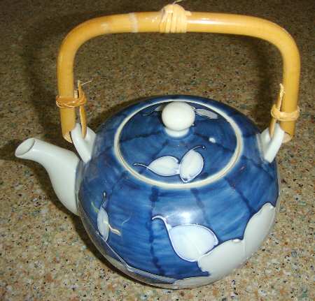 Camellia Folkart Teapot & Lid with Removable Top Handle