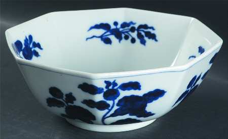 Floral Indigo 9" Octagonal Vegetable Bowl