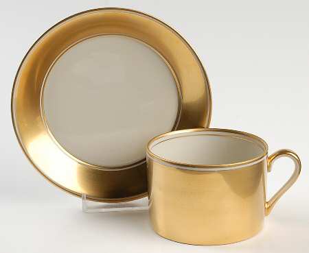 Gold Rondelet Flat Cup & Saucer Set
