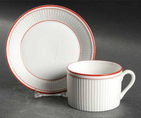 Holiday Classic Flat Cup & Saucer Set