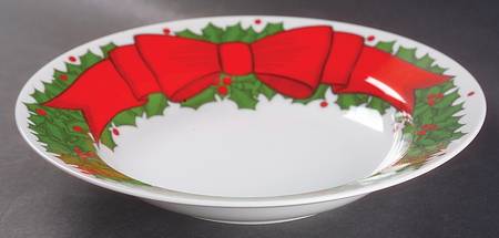 Holly Wreath Large Rim Soup Bowl