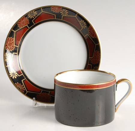 Kuruma (Black, Rust, Gold) Flat Cup & Saucer Set