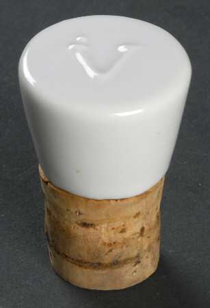 La Ronde Dark Yellow Stopper for Vinegar "V"