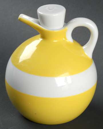 La Ronde Dark Yellow Vinegar with "V" Stopper