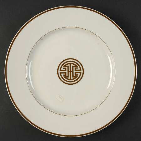Mandarin Crest Service Plate (Charger)