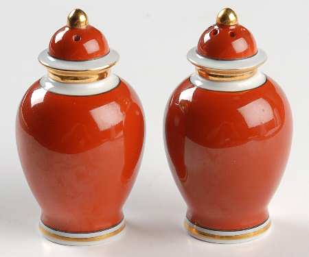 Medaillon d'Or Orange (Terra Cotta) Salt & Pepper Set with Lids