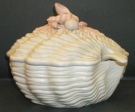 Oceana (Pink Coral Edge) Tureen & Lid w/Ladle