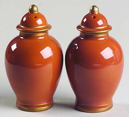 Pavillon Sandalwood Salt & Pepper Set