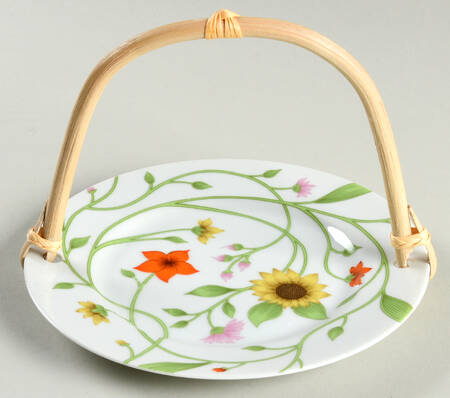 Petite Fleur 5 3/8"-5 5/8" Bamboo Handled Serving Plate  HC