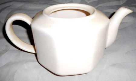 Quadrille White (Earthenware) Teapot No Lid