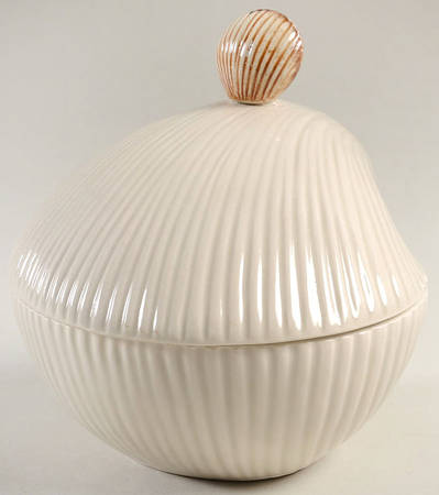 Shell Shell Shaped Box W/Lid