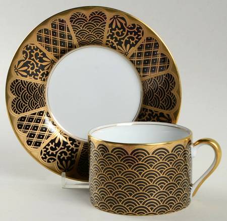 Shinmonzen Black Flat Cup & Saucer Set