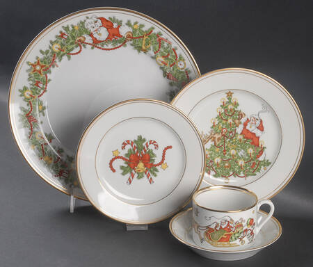 St. Nicholas 40 Piece Estate Set