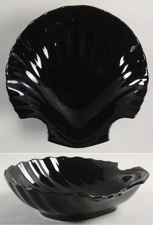 Total Color Black (Round, Smooth) 7" Shell Shaped Dish