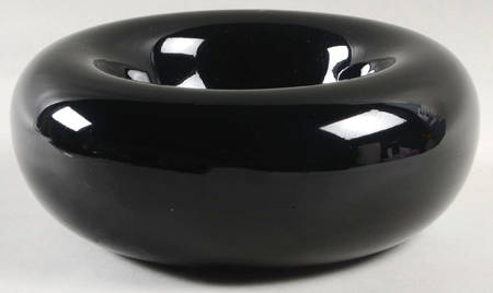Total Color Black (Round, Smooth) 7" Ashtray