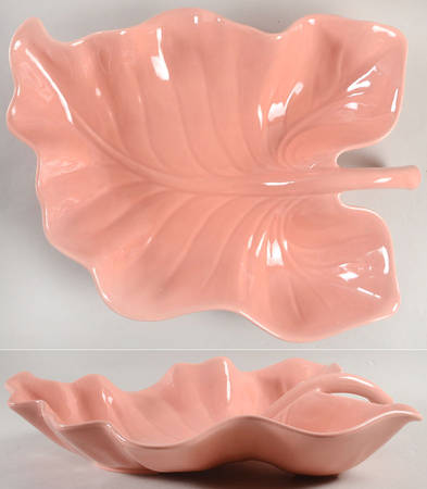 Total Color Coral Peach (Round) 15" Leaf Shaped Platter