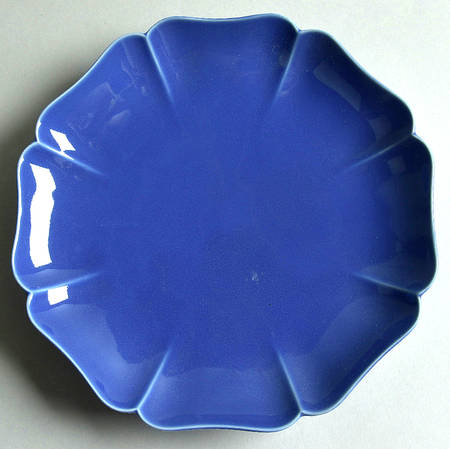 Total Color Spectrum Lavender (Round) Scalloped Luncheon Plate