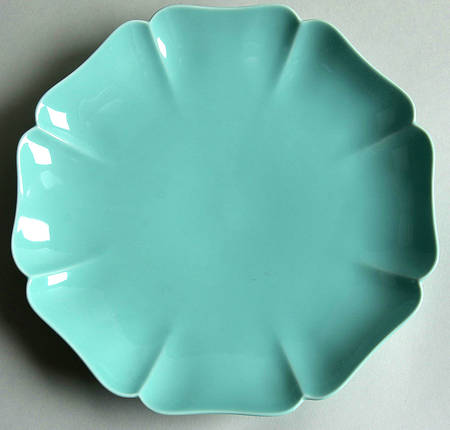 Total Color Spectrum Turquoise (Round) Scalloped Luncheon Plate