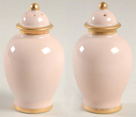 Versailles Shell Peach Salt & Pepper Set