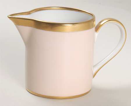 Versailles Shell Peach Creamer