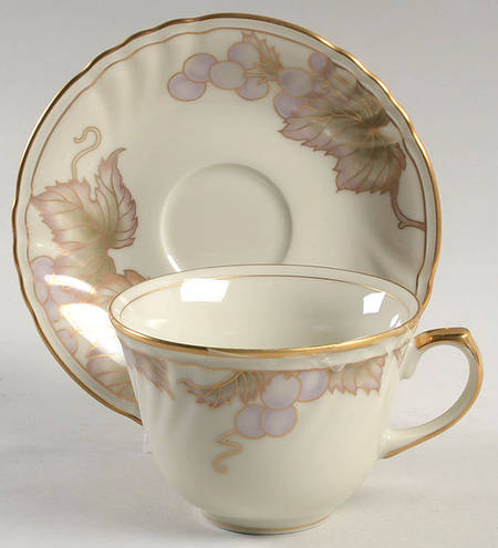 Voisin Footed Cup & Saucer Set