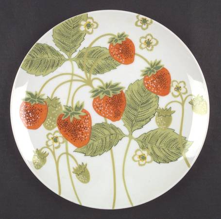 Wild Strawberry Dinner Plate