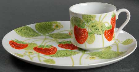 Wild Strawberry Snack Plate & Cup Set