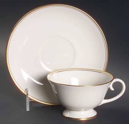 Annandale Footed Cup & Saucer Set