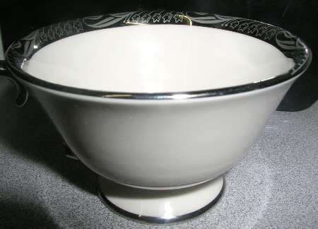 Bridal Wreath No Color Band Footed Cup