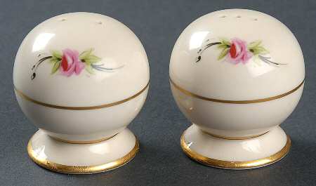 Carondale Salt & Pepper Set