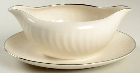 Cellino (Platinum) Gravy Boat with Attached Underplate