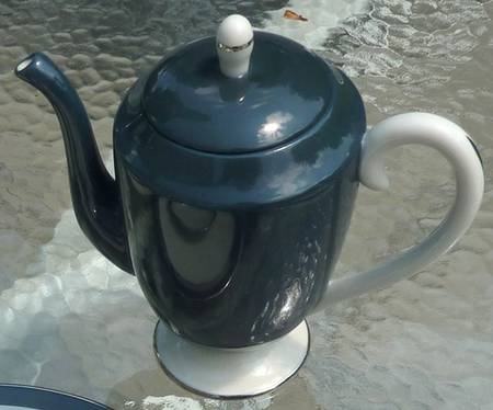 Contessa Black Small Coffee Pot & Lid