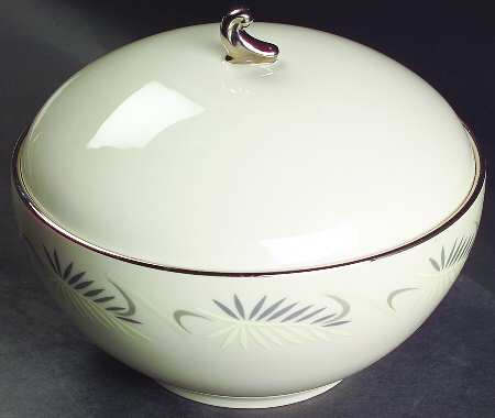 Continental White (Coupe) Round Covered Vegetable