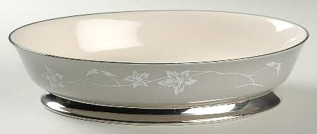 Damask Leaf Grey 9" Oval Vegetable Bowl