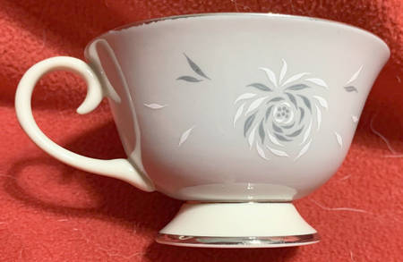 Daybreak Grey Footed Cup
