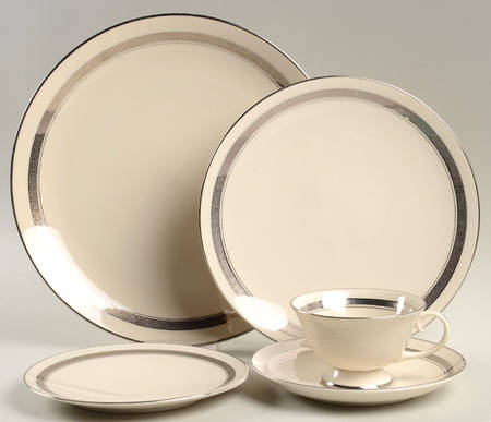 Grecian Key No Color Band (Platinum Trim, Coupe) 5 Piece Place Setting