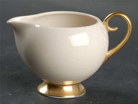 Huntington (Rim) Creamer